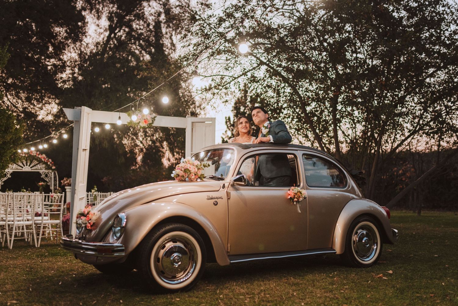 Fotografía de bodas y video de bodas en Santiago de Chile. Sesiones preboda y postboda, edición cinematográfica y cobertura completa.