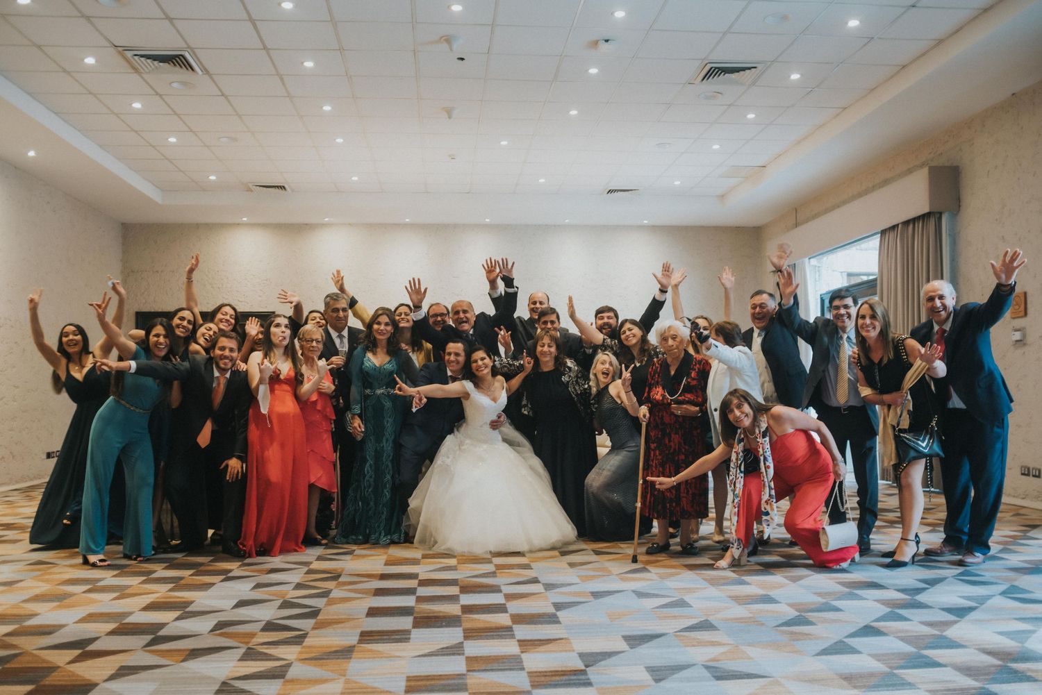 Fotografía de bodas y video de bodas en Santiago de Chile. Sesiones preboda y postboda, edición cinematográfica y cobertura completa.