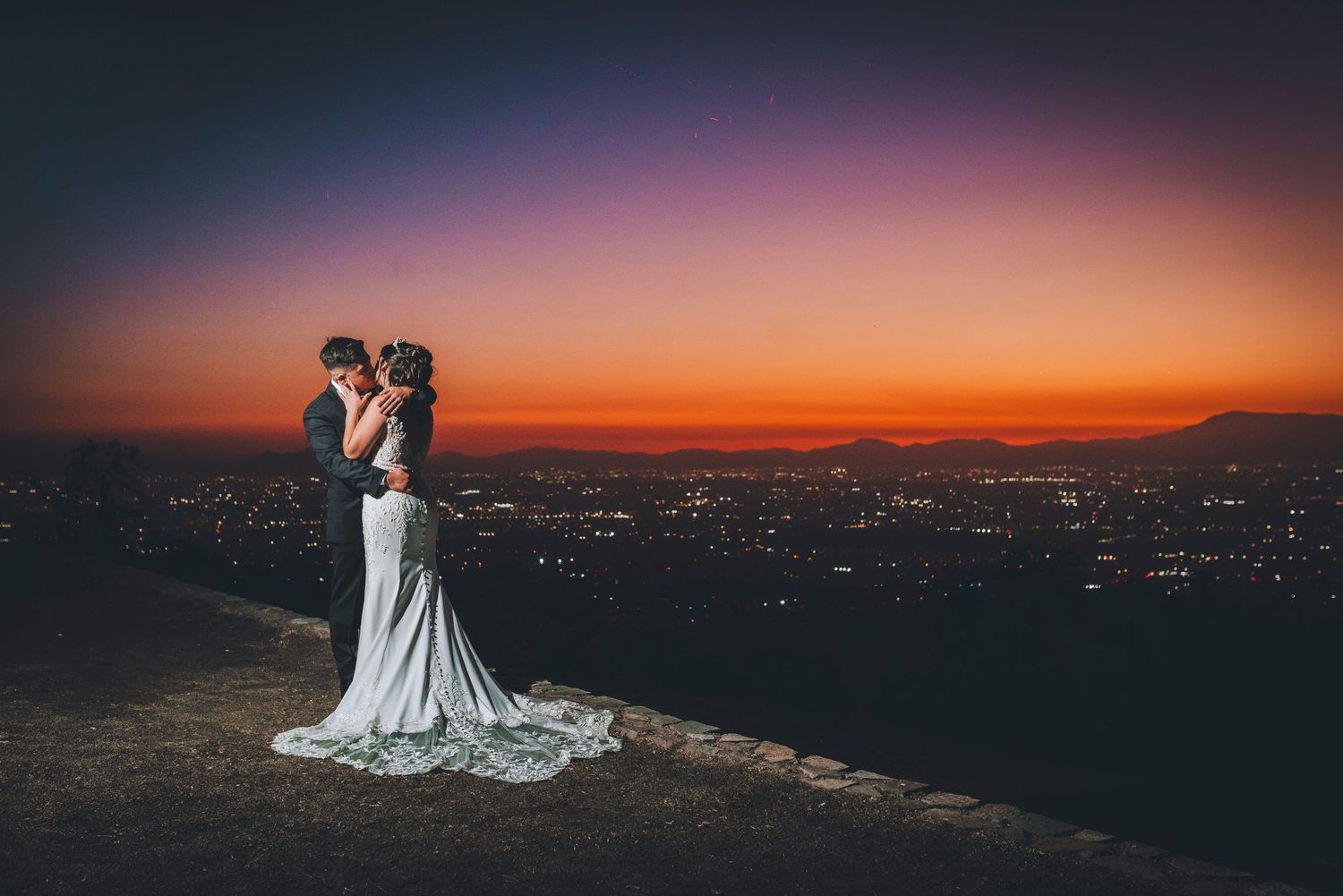 Fotografía de bodas y video de bodas en Santiago de Chile. Sesiones preboda y postboda, edición cinematográfica y cobertura completa.