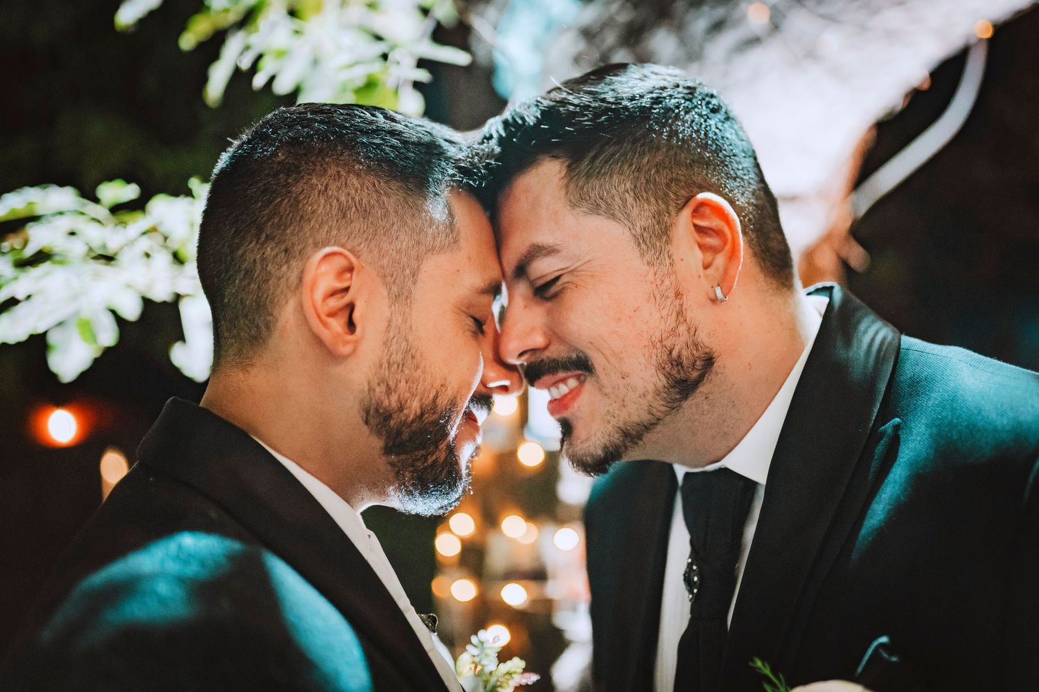 Fotografía de bodas y video de bodas en Santiago de Chile. Sesiones preboda y postboda, edición cinematográfica y cobertura completa.
