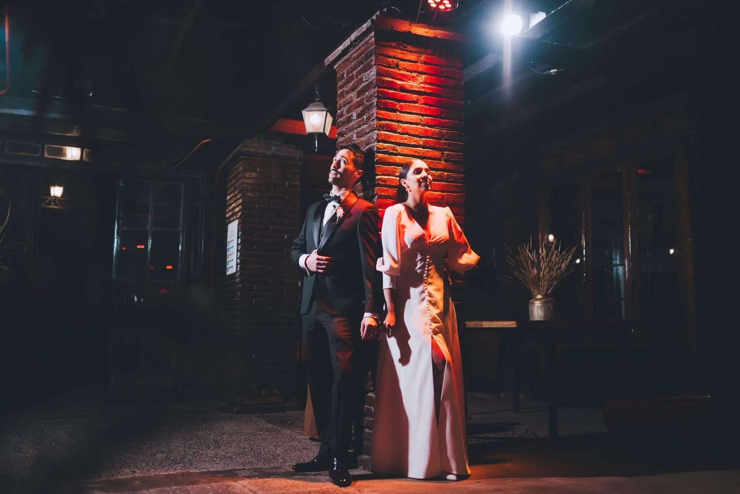 Fotografía de bodas y video de bodas en Santiago de Chile. Sesiones preboda y postboda, edición cinematográfica y cobertura completa.