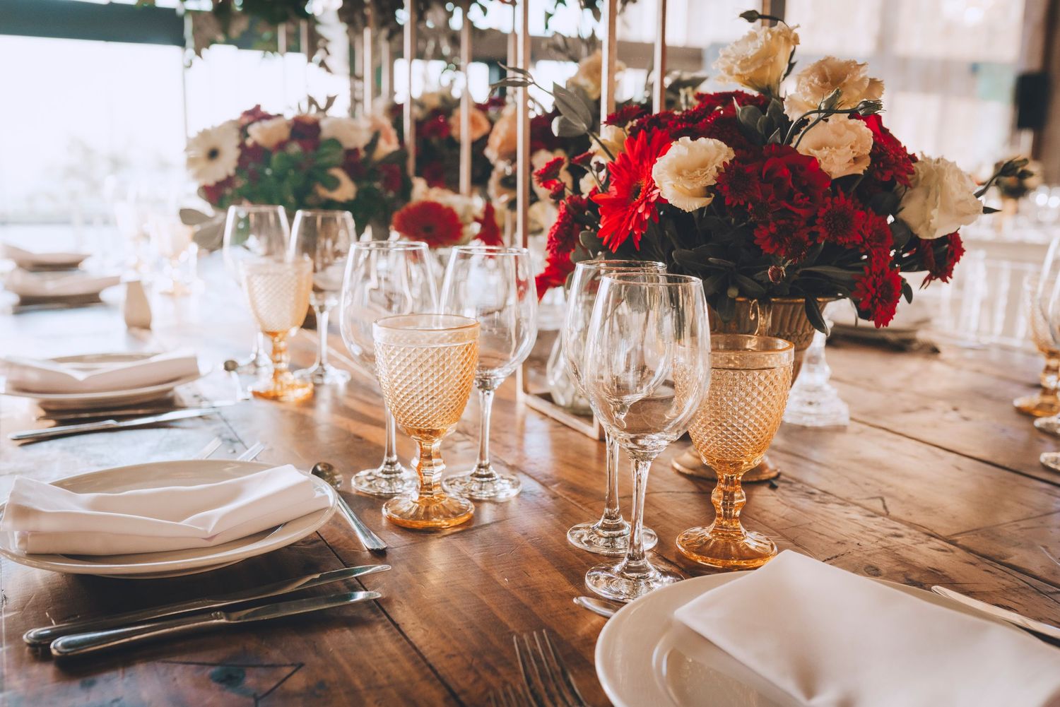 Fotografía de bodas y video de bodas en Santiago de Chile. Sesiones preboda y postboda, edición cinematográfica y cobertura completa.