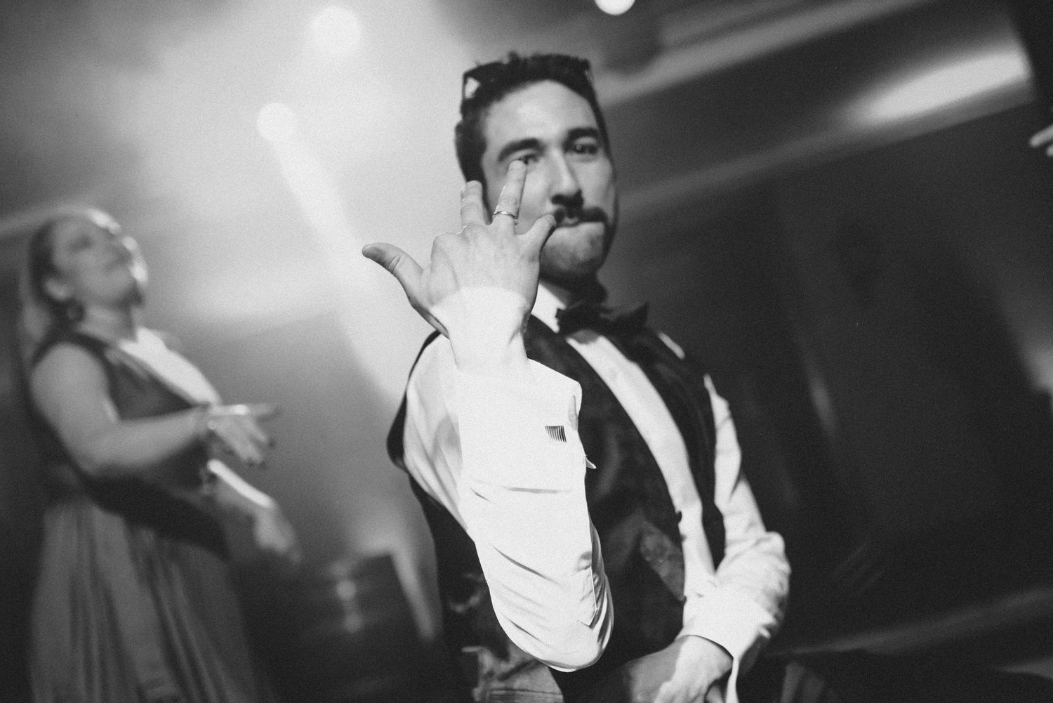 Fotografía de bodas y video de bodas en Santiago de Chile. Sesiones preboda y postboda, edición cinematográfica y cobertura completa.