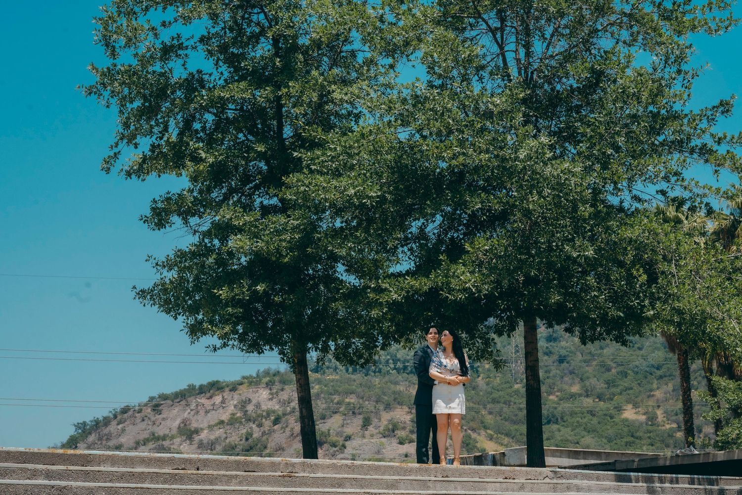 Fotografía de bodas y video de bodas en Santiago de Chile. Sesiones preboda y postboda, edición cinematográfica y cobertura completa.