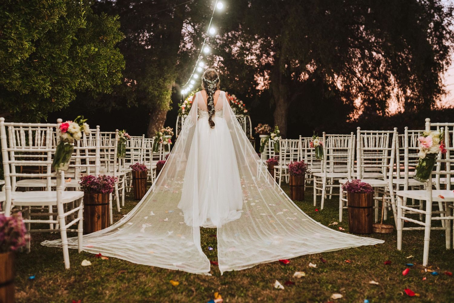 Fotografía de bodas y video de bodas en Santiago de Chile. Sesiones preboda y postboda, edición cinematográfica y cobertura completa.