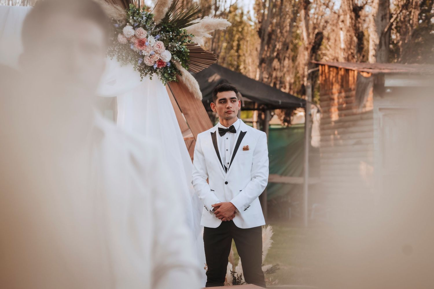 Fotografía de bodas y video de bodas en Santiago de Chile. Sesiones preboda y postboda, edición cinematográfica y cobertura completa.