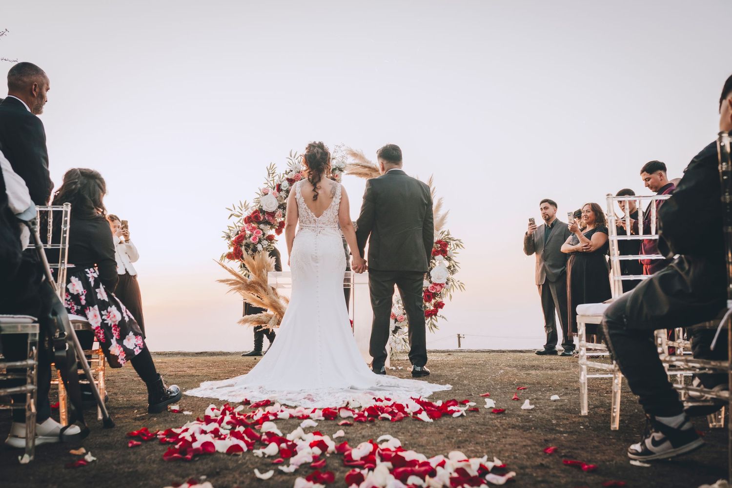 Fotografía de bodas y video de bodas en Santiago de Chile. Sesiones preboda y postboda, edición cinematográfica y cobertura completa.