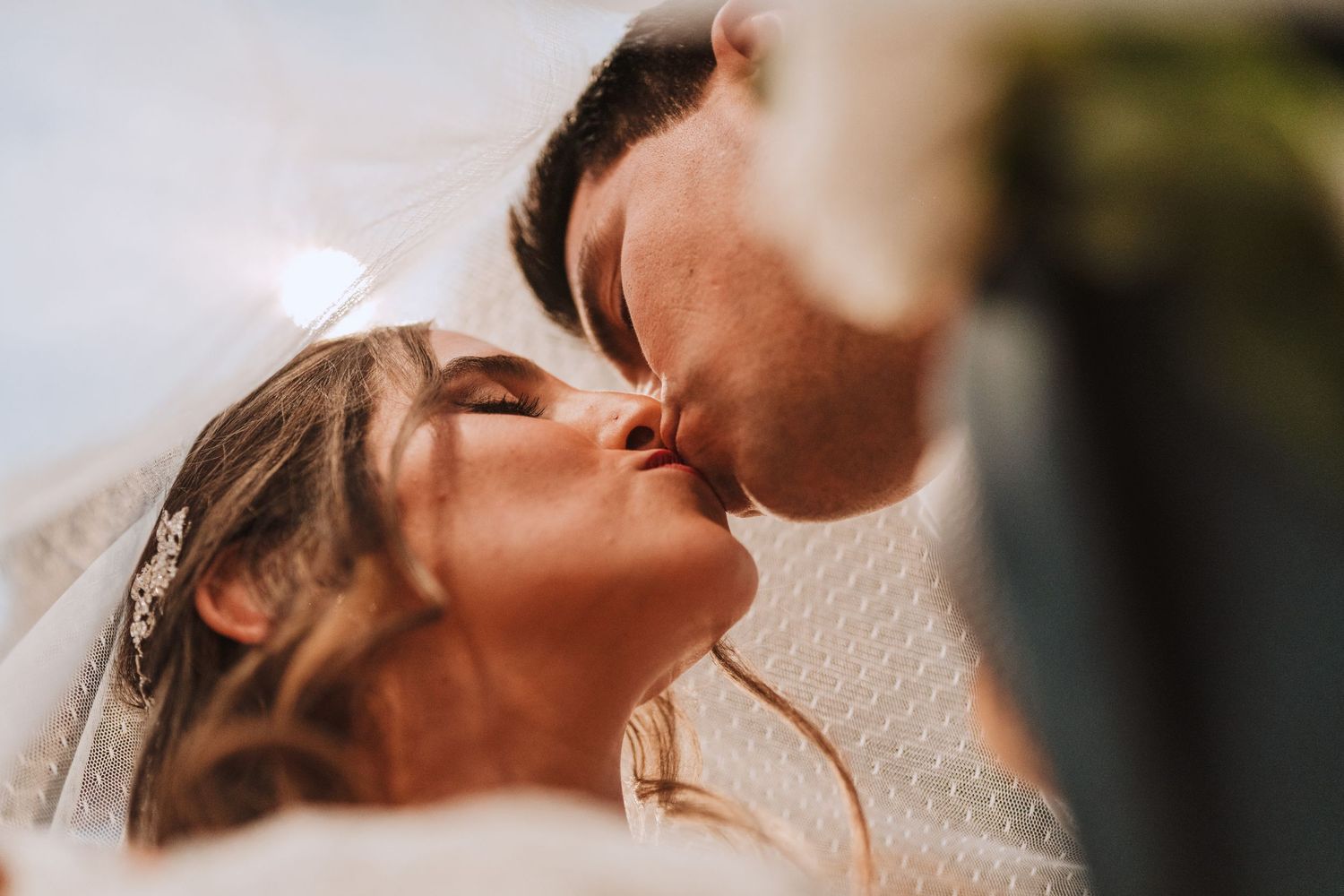 Fotografía de bodas y video de bodas en Santiago de Chile. Sesiones preboda y postboda, edición cinematográfica y cobertura completa.