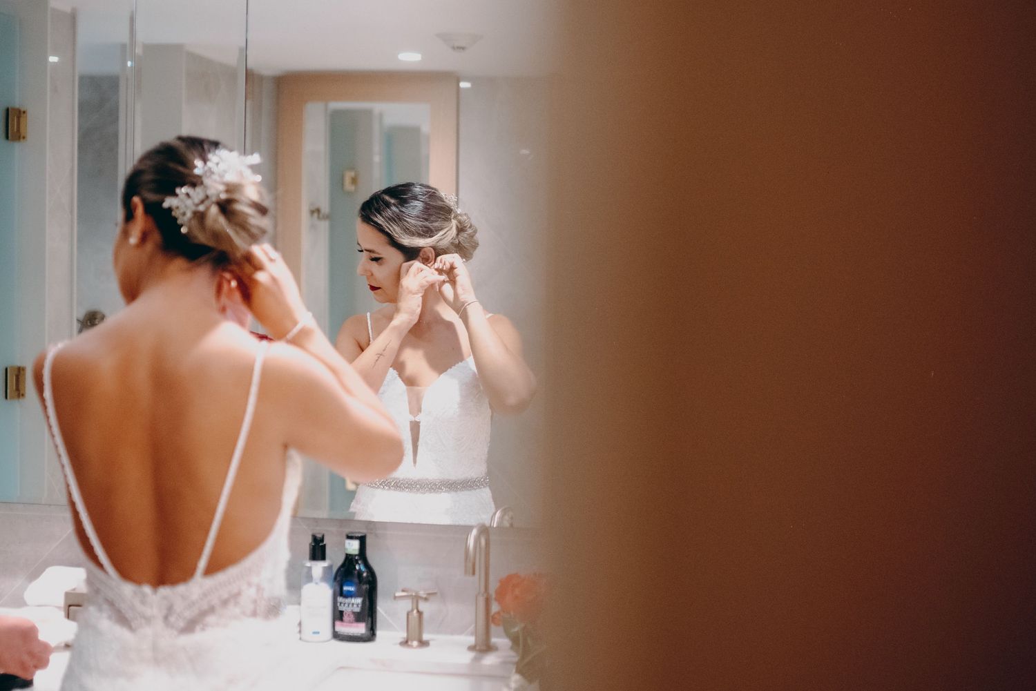 Fotografía de bodas y video de bodas en Santiago de Chile. Sesiones preboda y postboda, edición cinematográfica y cobertura completa.