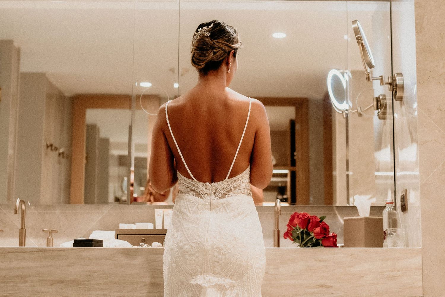 Fotografía de bodas y video de bodas en Santiago de Chile. Sesiones preboda y postboda, edición cinematográfica y cobertura completa.