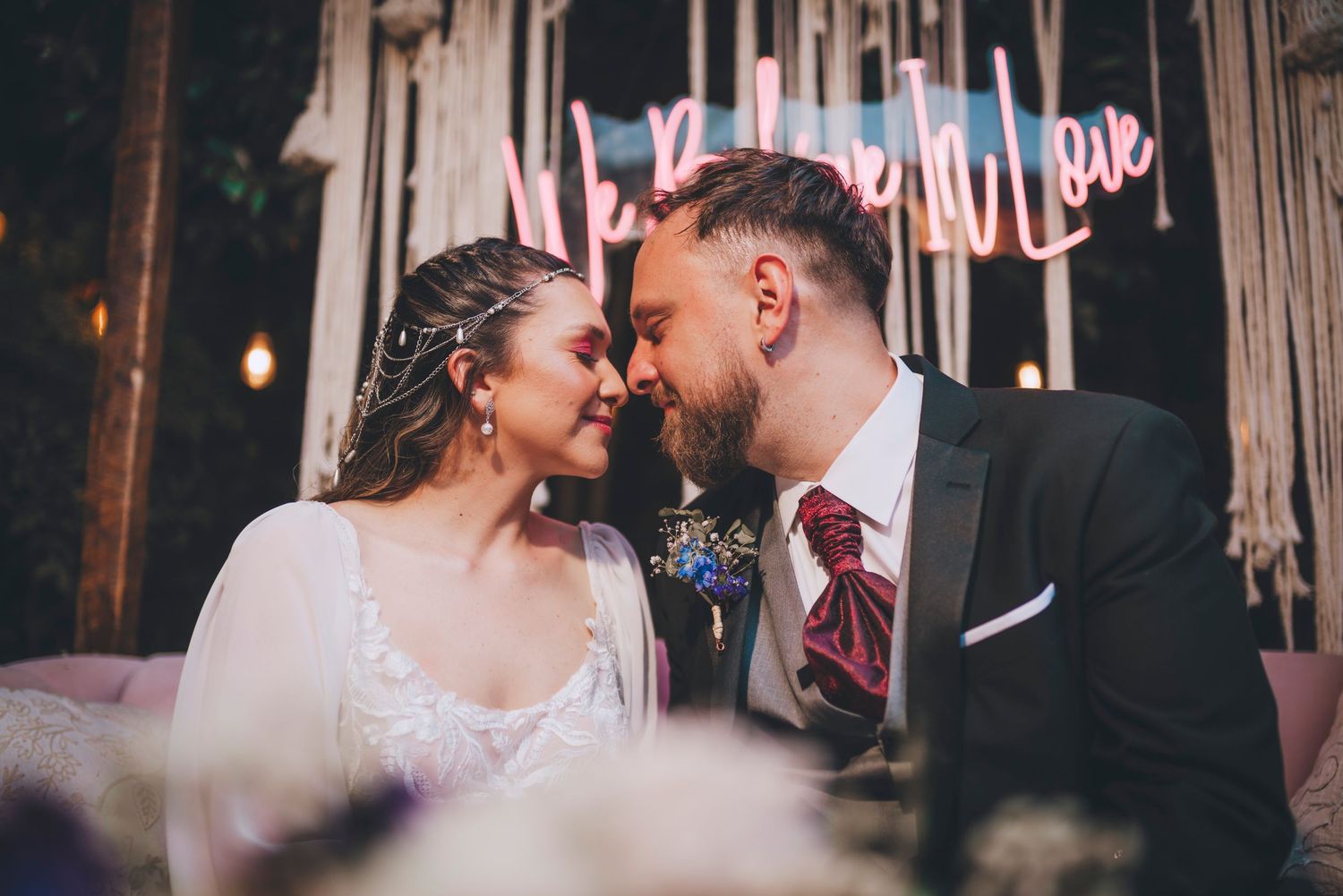 Fotografía de bodas y video de bodas en Santiago de Chile. Sesiones preboda y postboda, edición cinematográfica y cobertura completa.