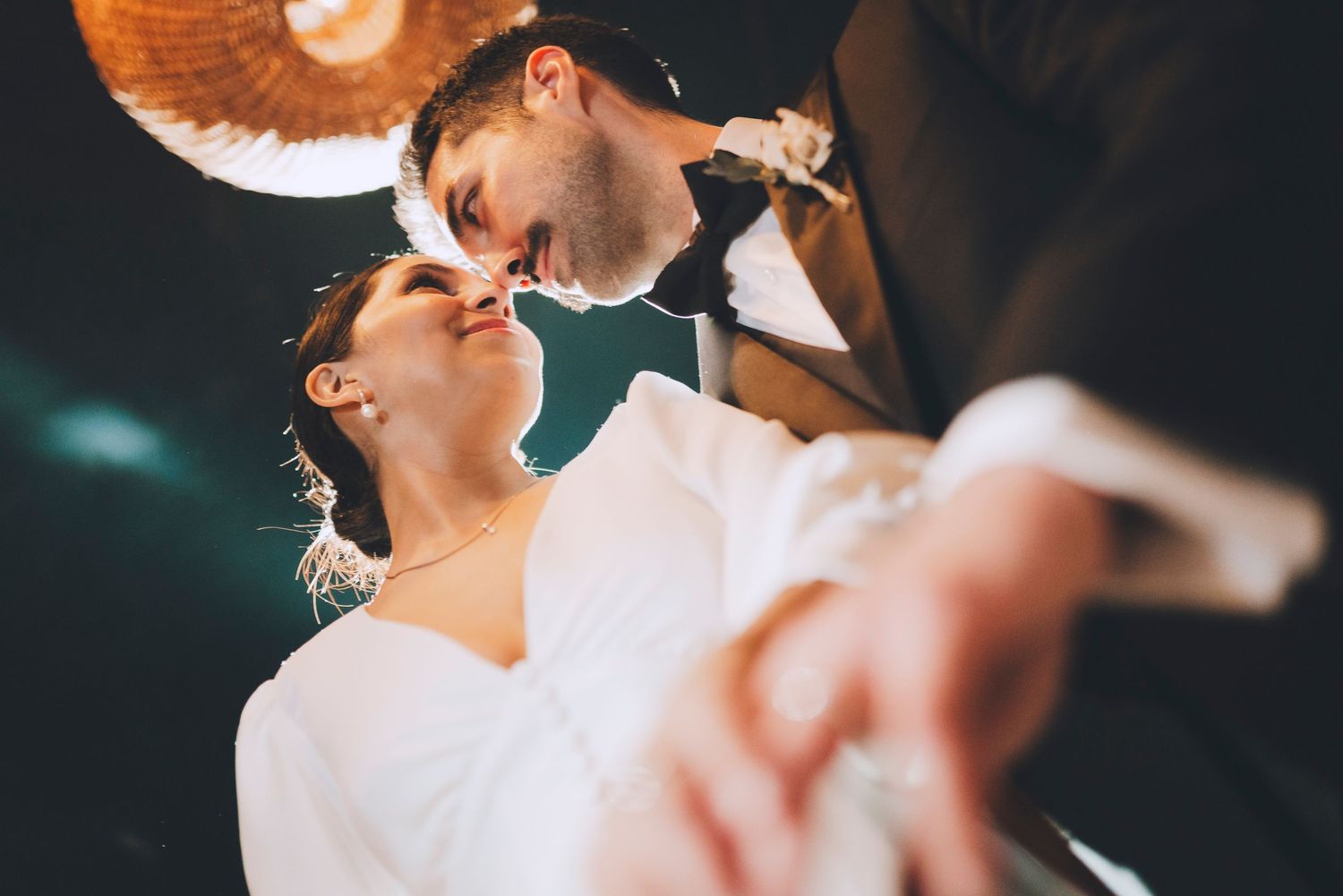 Fotografía de bodas y video de bodas en Santiago de Chile. Sesiones preboda y postboda, edición cinematográfica y cobertura completa.