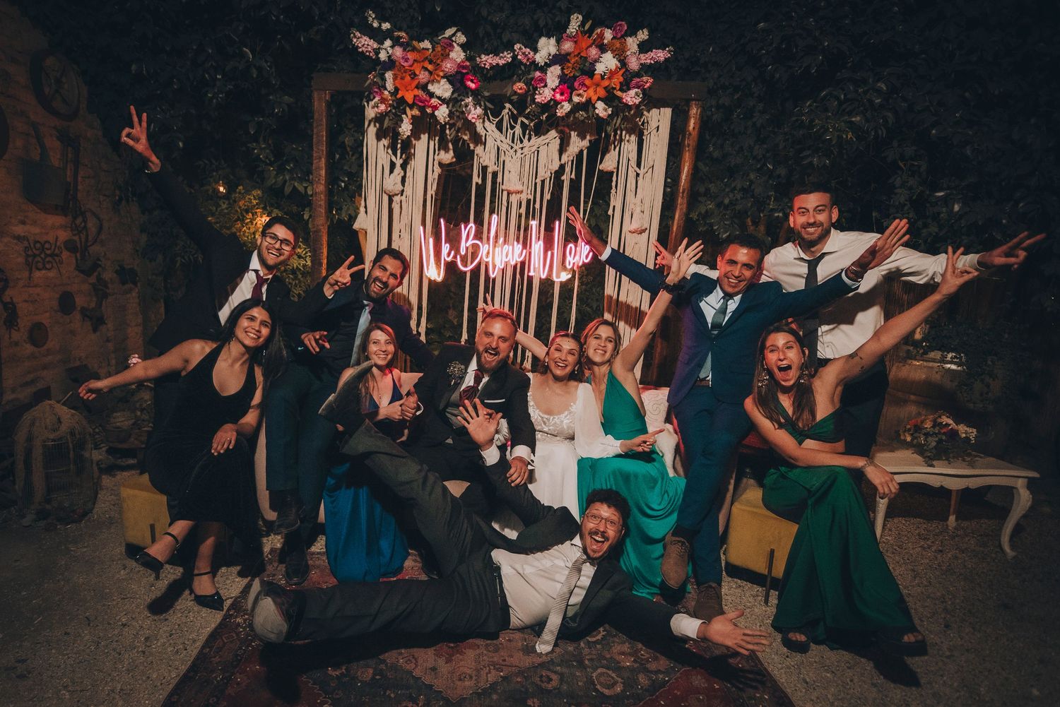 Fotografía de bodas y video de bodas en Santiago de Chile. Sesiones preboda y postboda, edición cinematográfica y cobertura completa.