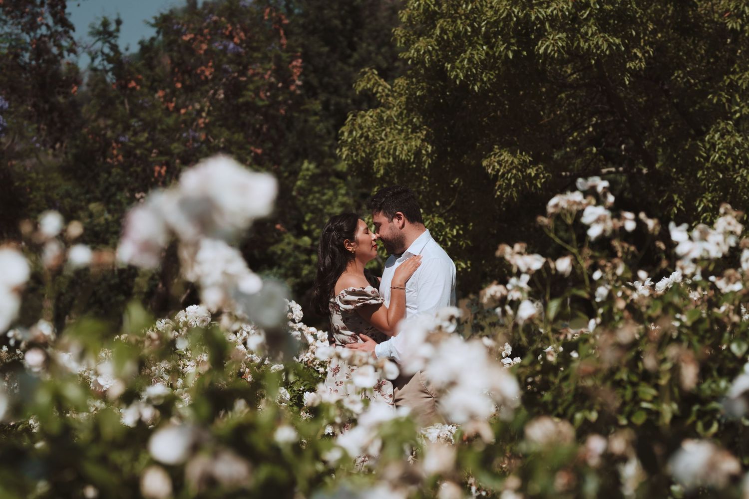 Fotografía de bodas y video de bodas en Santiago de Chile. Sesiones preboda y postboda, edición cinematográfica y cobertura completa.