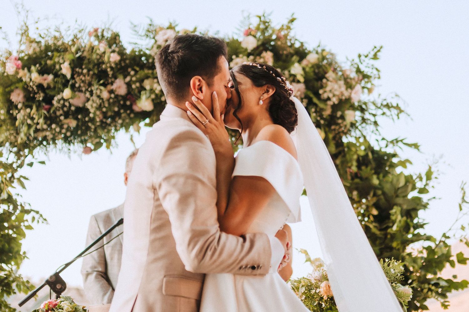 Fotografía de bodas y video de bodas en Santiago de Chile. Sesiones preboda y postboda, edición cinematográfica y cobertura completa.