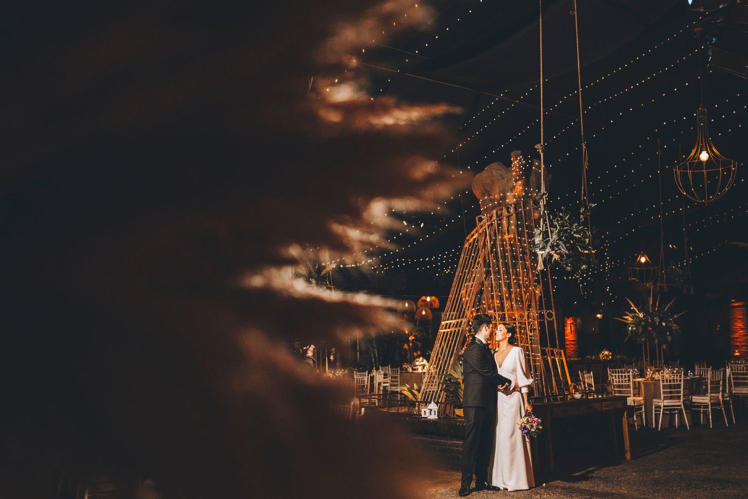 Fotografía de bodas y video de bodas en Santiago de Chile. Sesiones preboda y postboda, edición cinematográfica y cobertura completa.