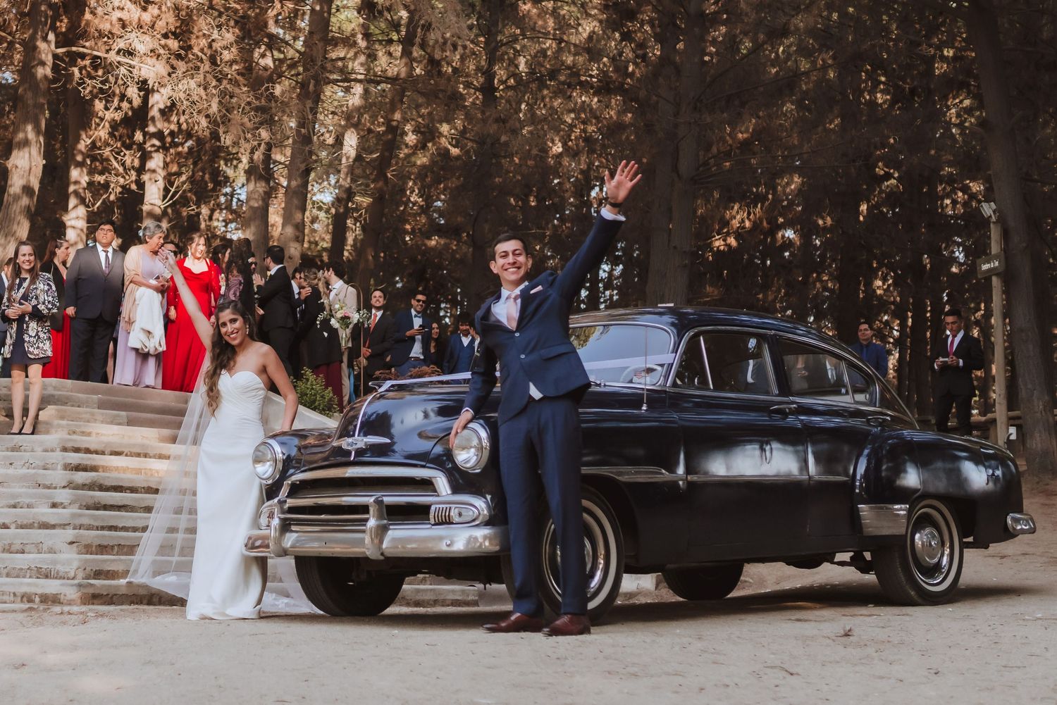 Fotografía de bodas y video de bodas en Santiago de Chile. Sesiones preboda y postboda, edición cinematográfica y cobertura completa.