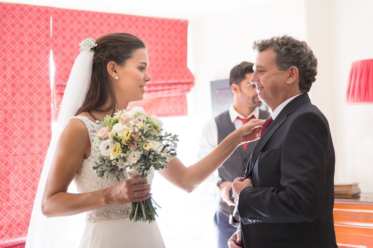Reportagem de casamento na Quinta da Serra em Sintra - preparativos da noiva em casa