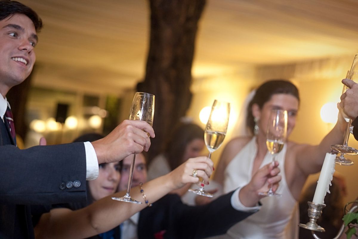 Reportagem de casamento na Quinta do Pé da Serra - brinde aos noivos