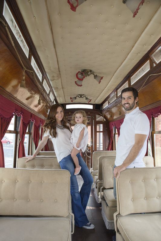 Sessão fotográfica de família no Museu da Carris - Village Underground