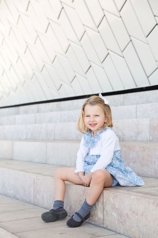 Sessão fotográfica de família junto ao Maat em Lisboa