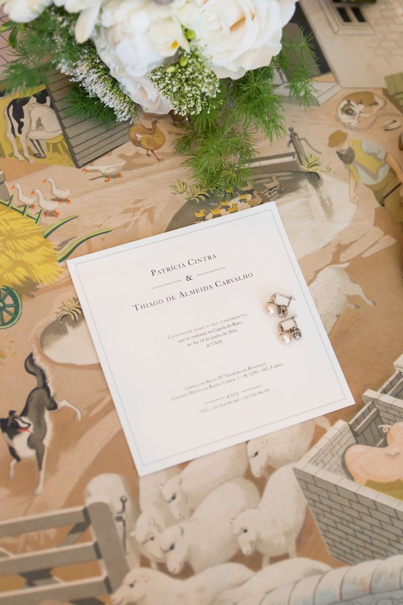 Reportagem de casamento no Hotel da Estrela - Bouquet e convite
