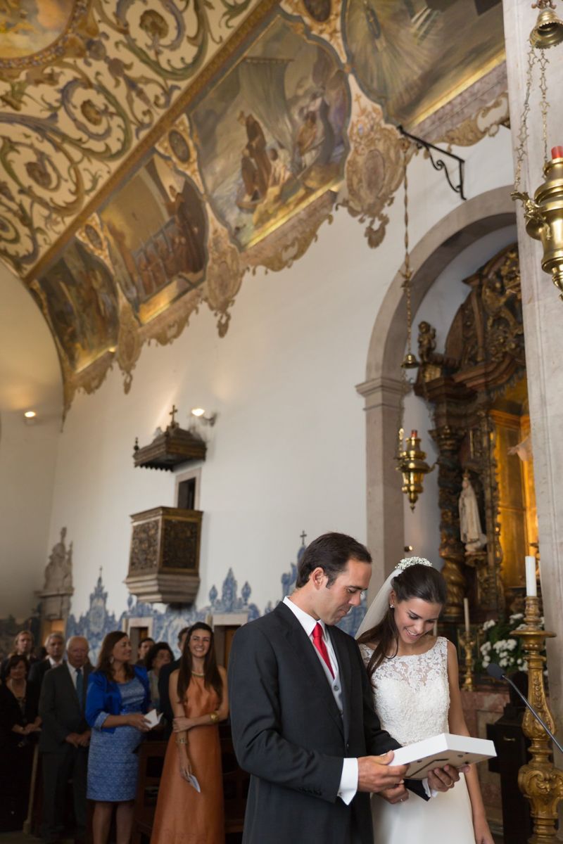 Reportagem de casamento na Quinta da Serra em Sintra - momentos na Igreja dos Salesianos do Estoril