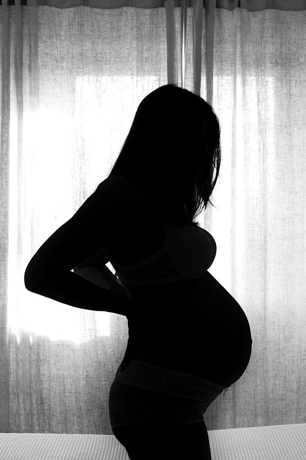 Sessão fotográfica de gravidez em Lisboa - fotografias profissionais de grávida em sua casa