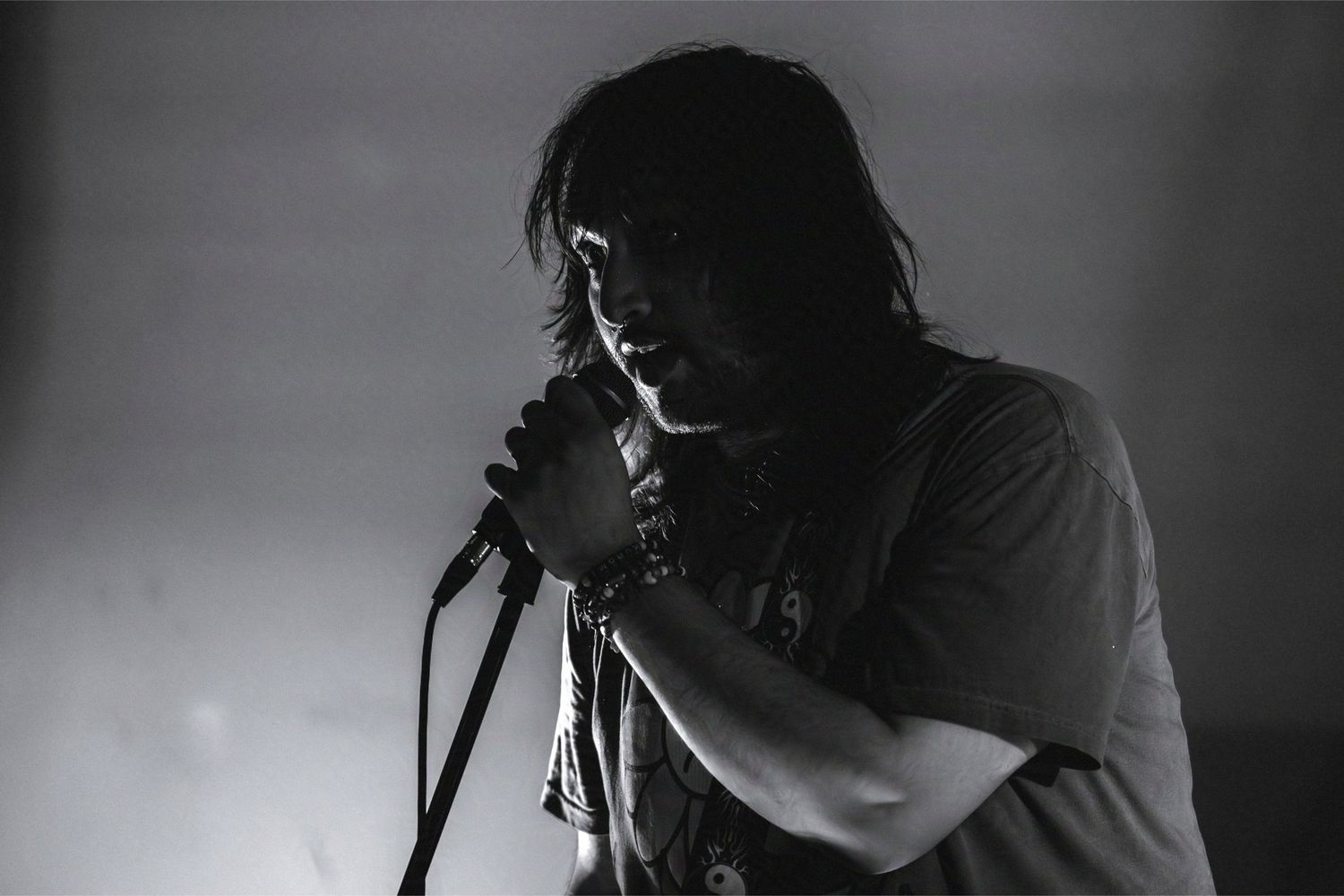 Dynastic's lead singer in moody, dramatic lighting. (A/D/S/R at Non Plus Ultra)

© snapnon 2026