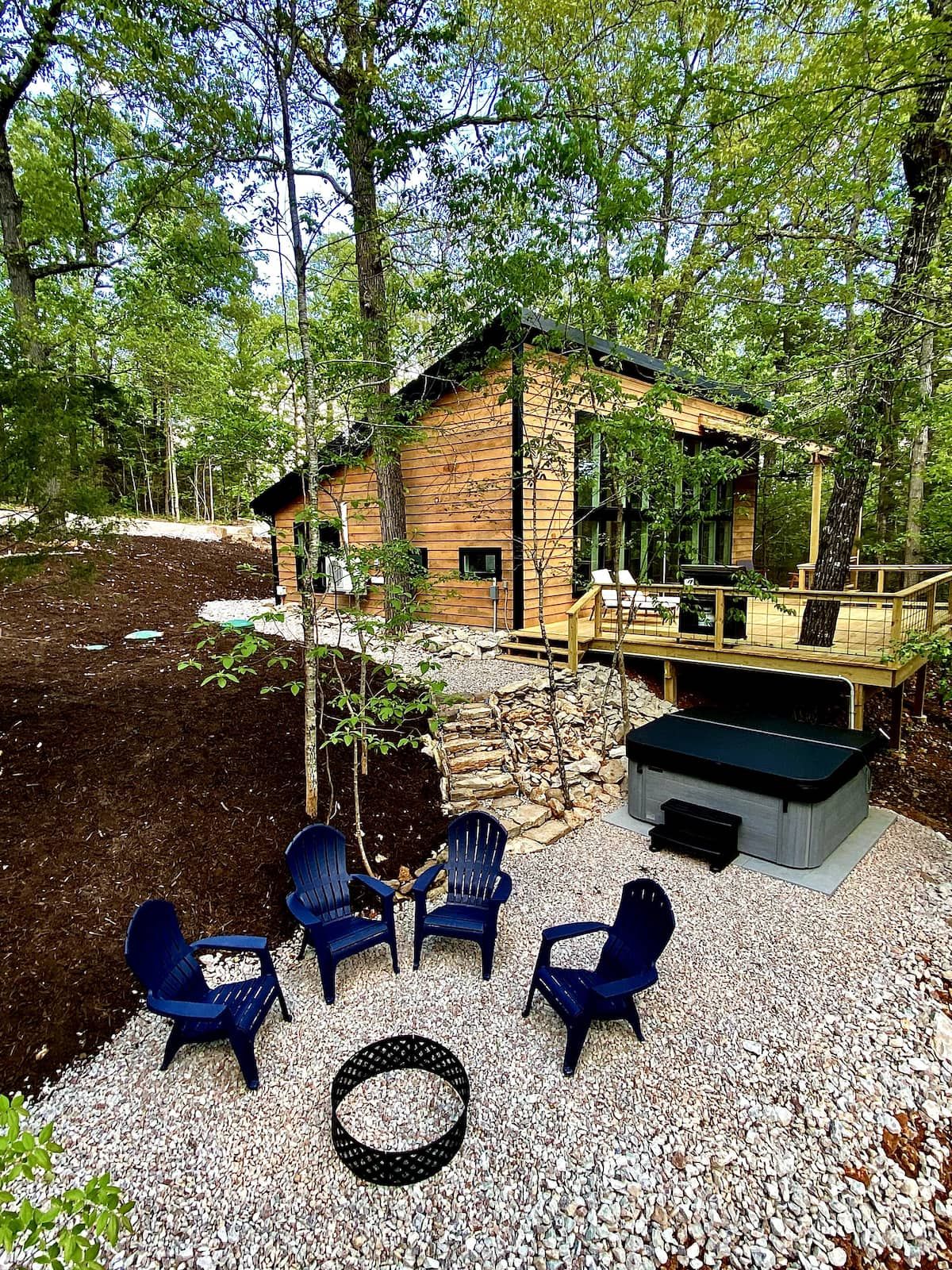 CEDAR HILL CABIN
