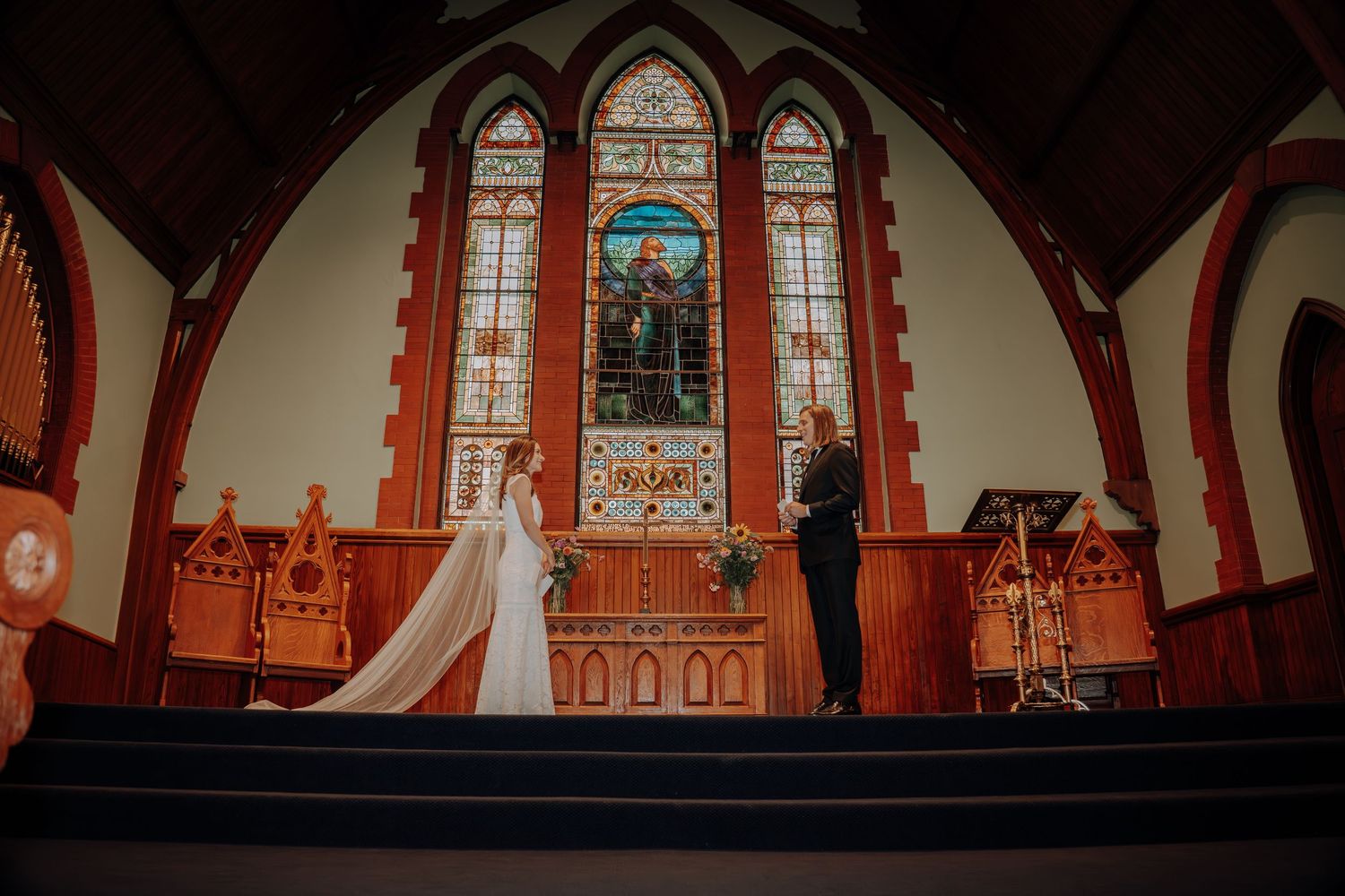 Wedding in the UVA Chapel in the summertime