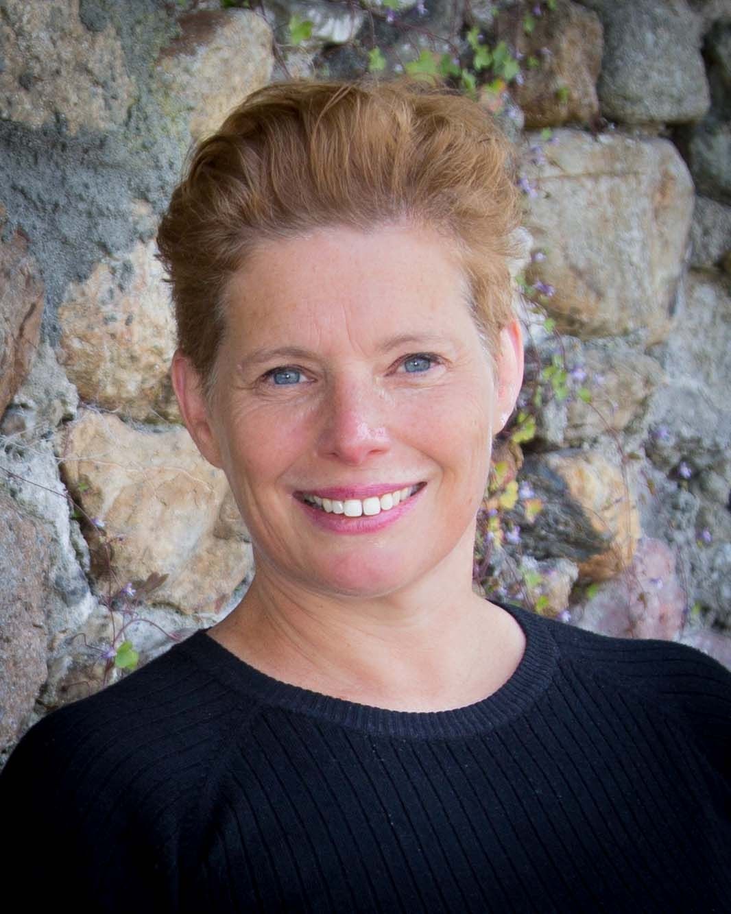 Portrait of private tour guide and vacation photographer, Karin Janssen.