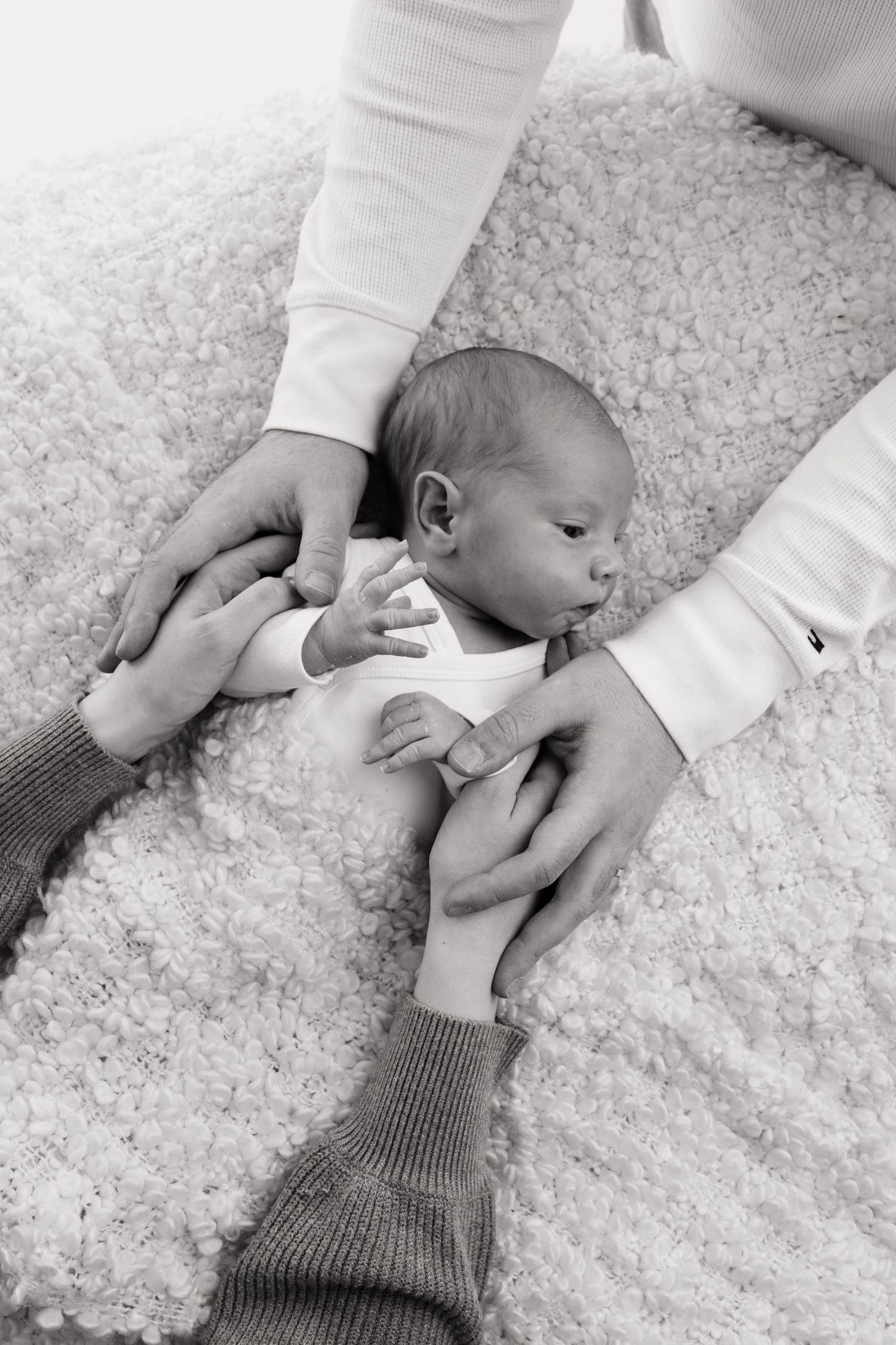 Newborn-kuvaus studiossa Oulussa – herkkä ja turvallinen tunnelma