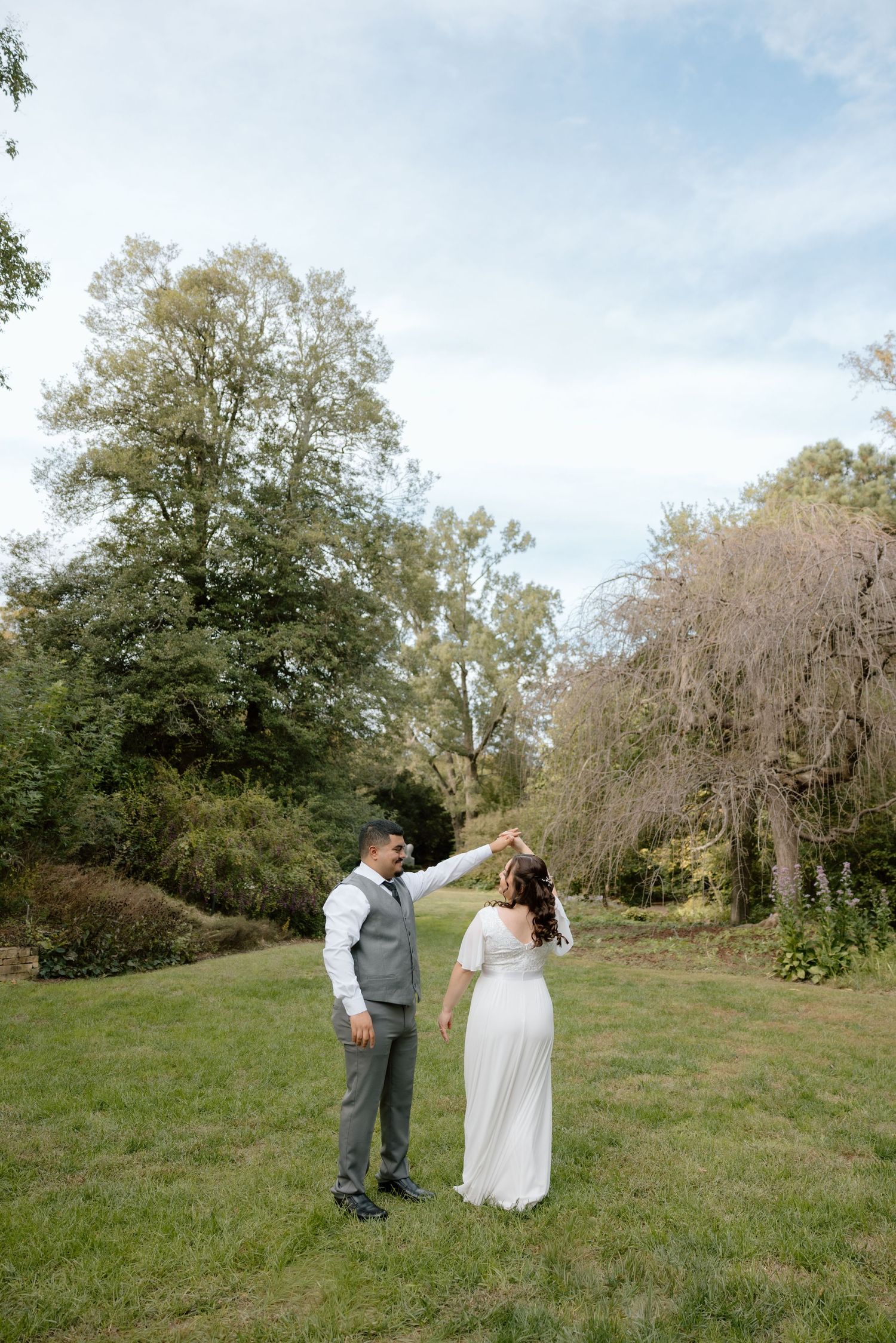 Couples engagement session at the Lewis Ginter Botanical Garden in Richmond Virginia.