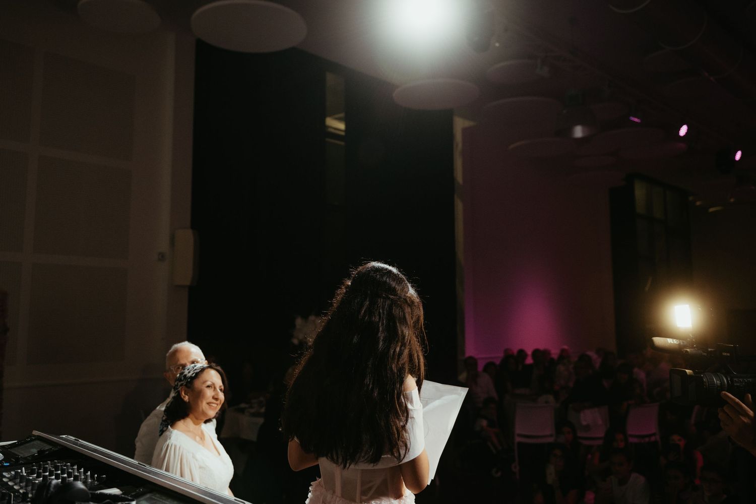 Discours d'une jeune fille pour son anniversaire, reportage d'évènement familial à Toulouse