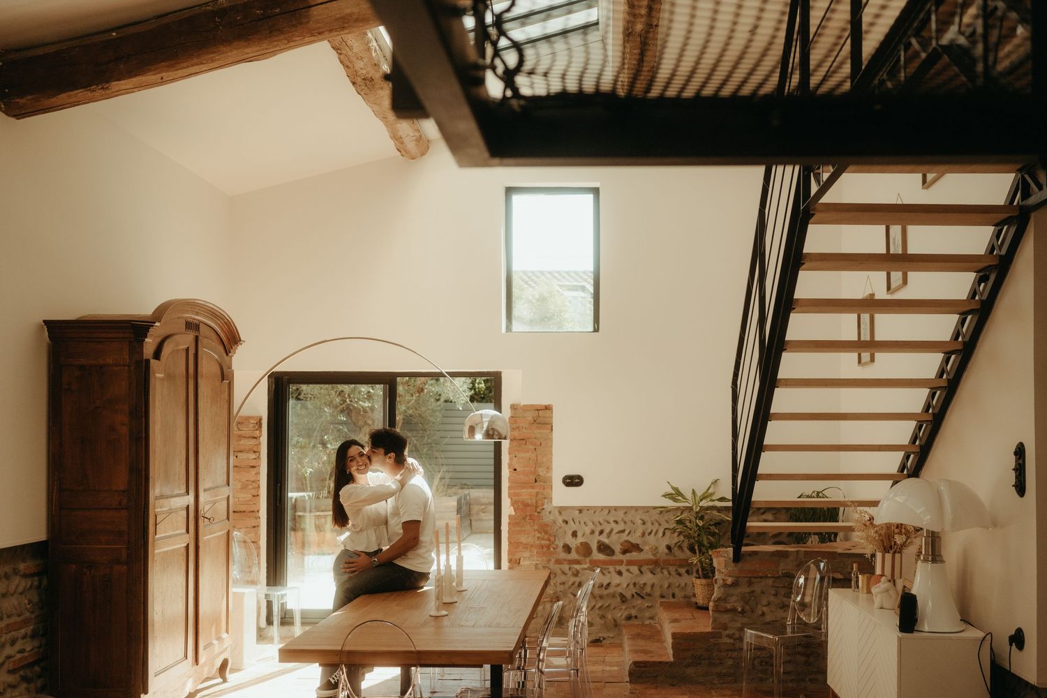 Séance couple à domicile, maison rénovée à Toulouse
