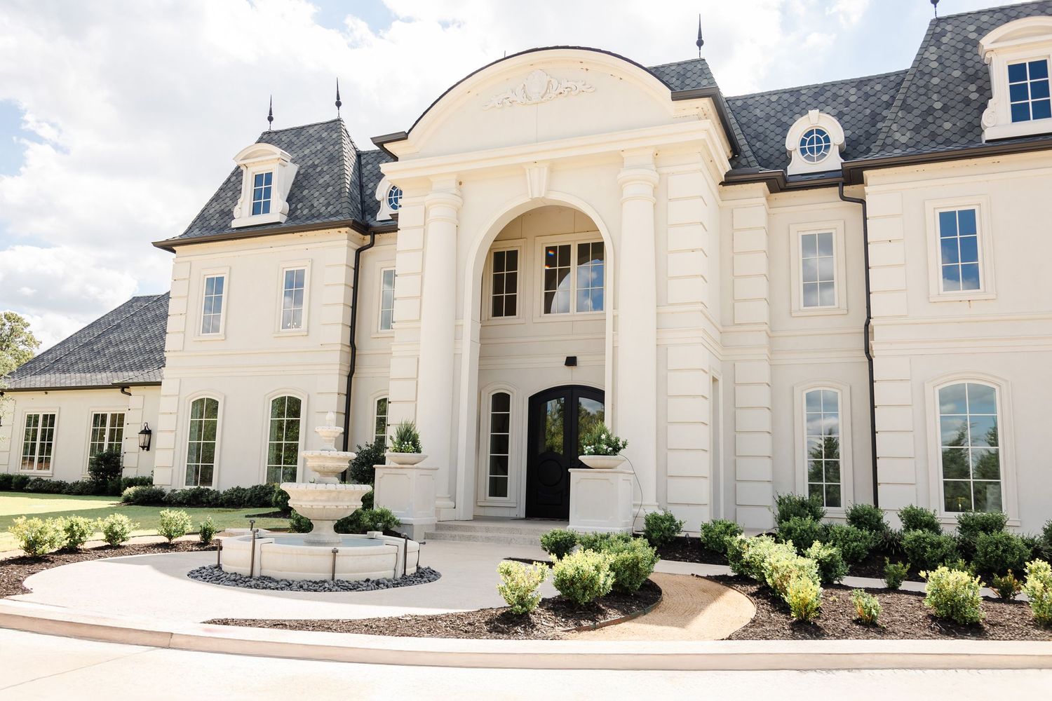 The Hillside Estate in Cross Roads, TX