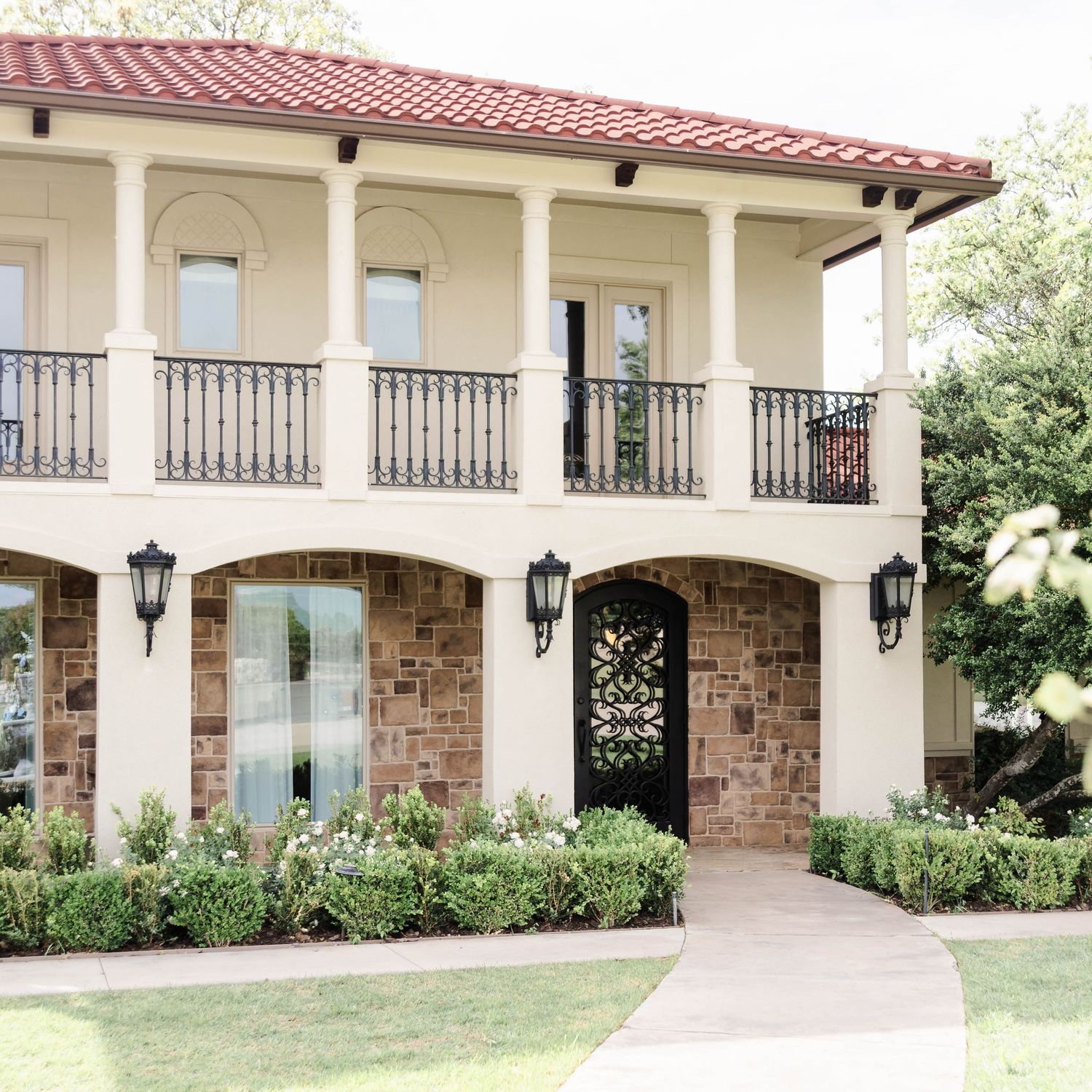 Main door access at Tuscan Oaks Estate