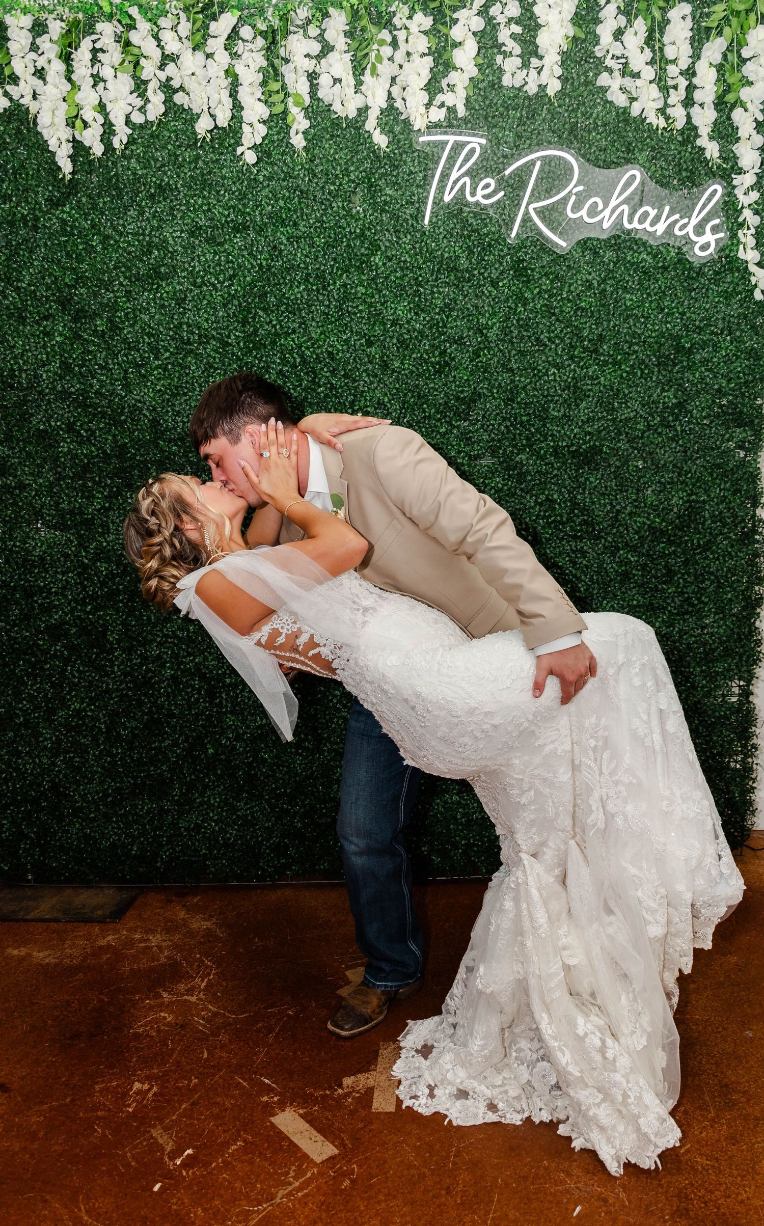 Waco Texas Wedding China Spring Couple kissing