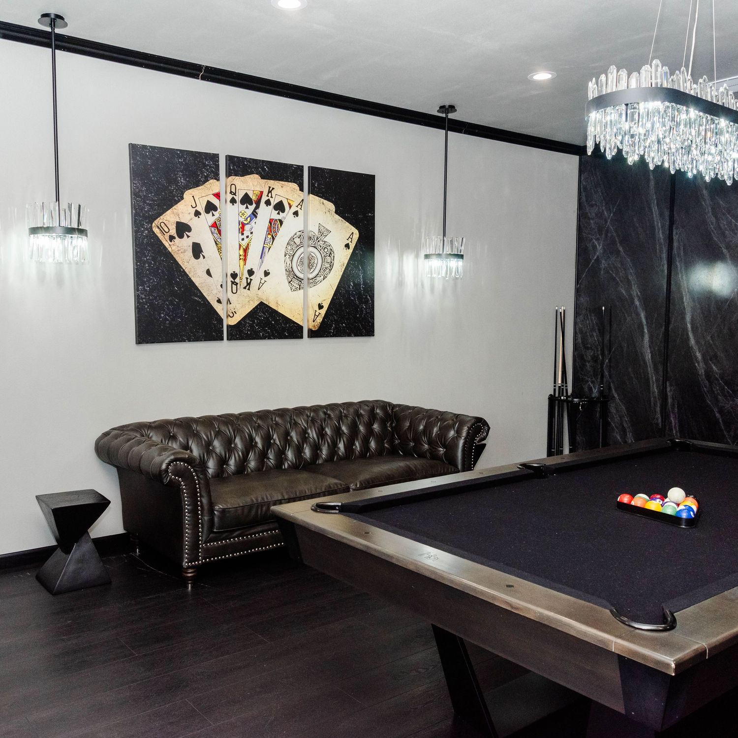groom suite with pool table