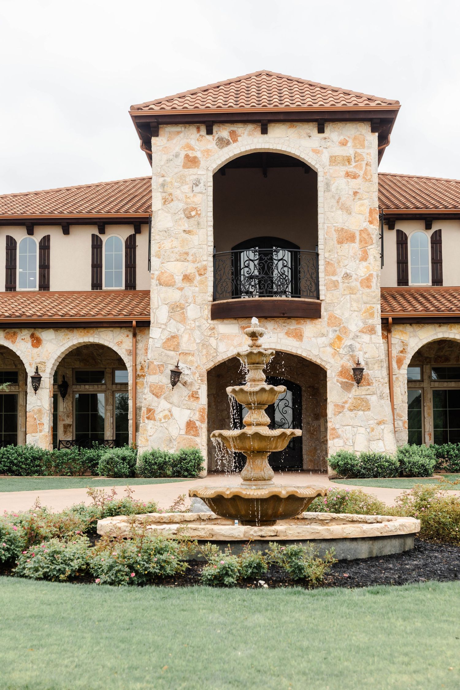 front of tuscany hill venue with fountain