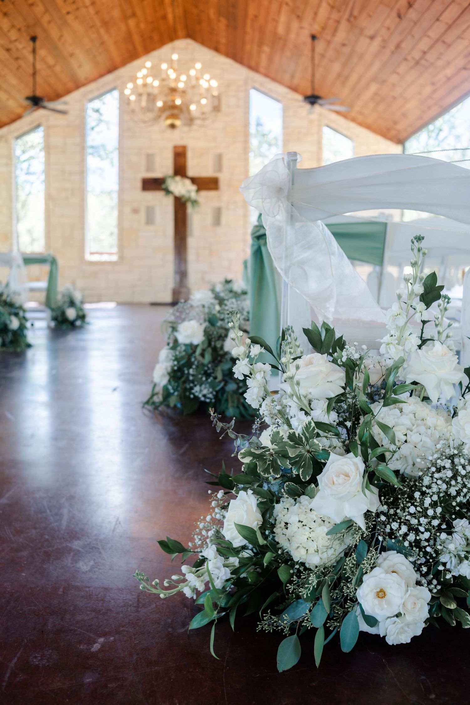Floral design by Wolfe Florist in Waco, Texas