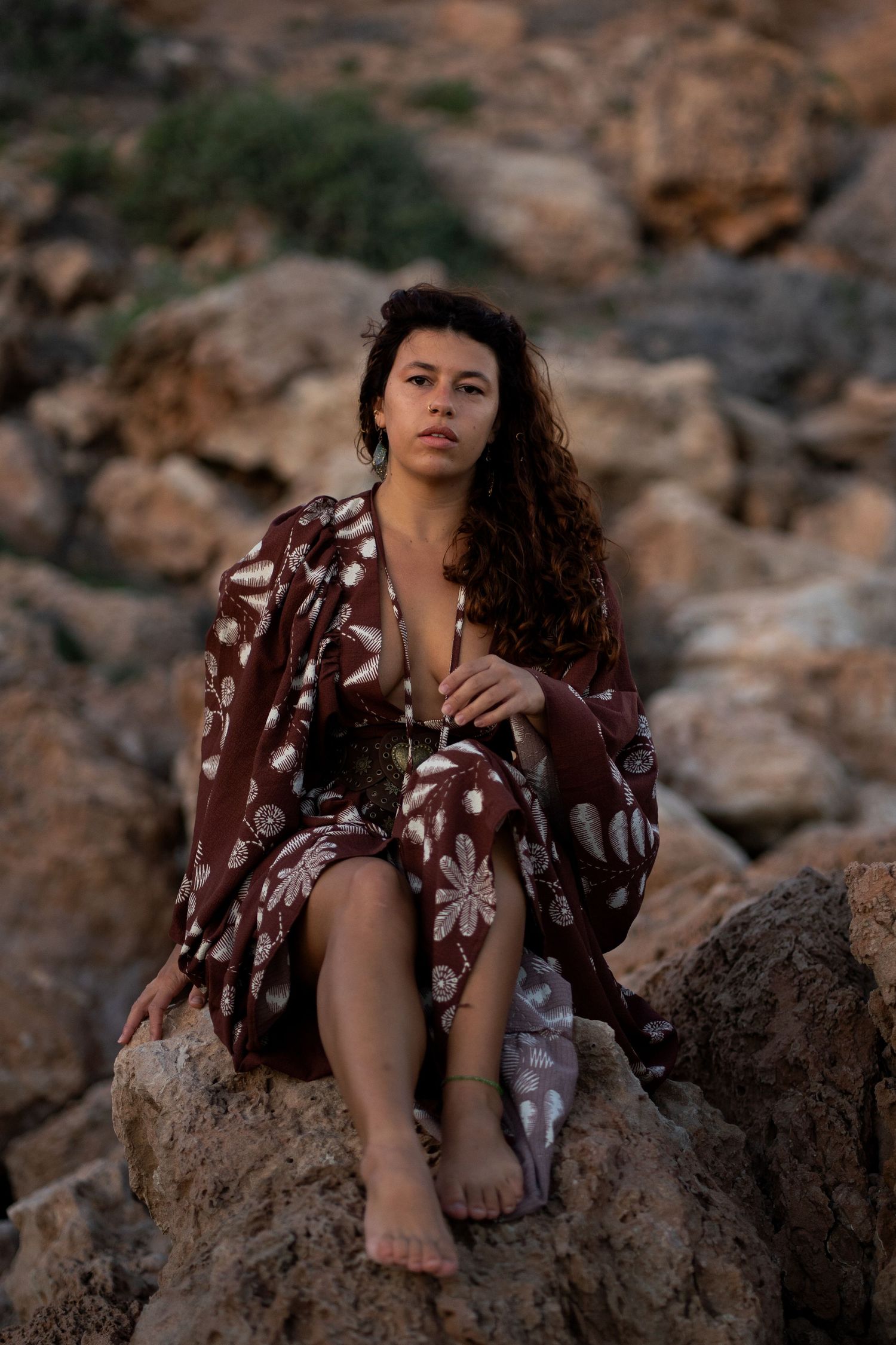confident, pose, rocks