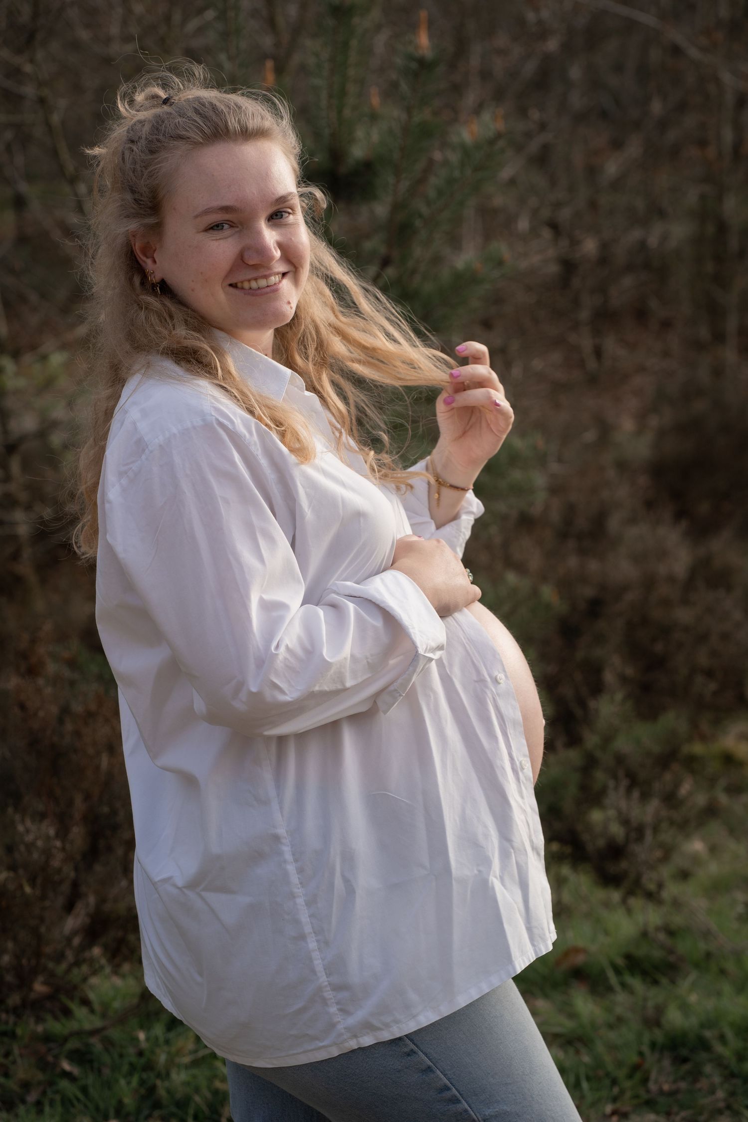 glowing maternity photos sunset