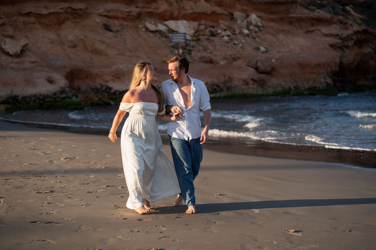 couple photoshoot beach sunset