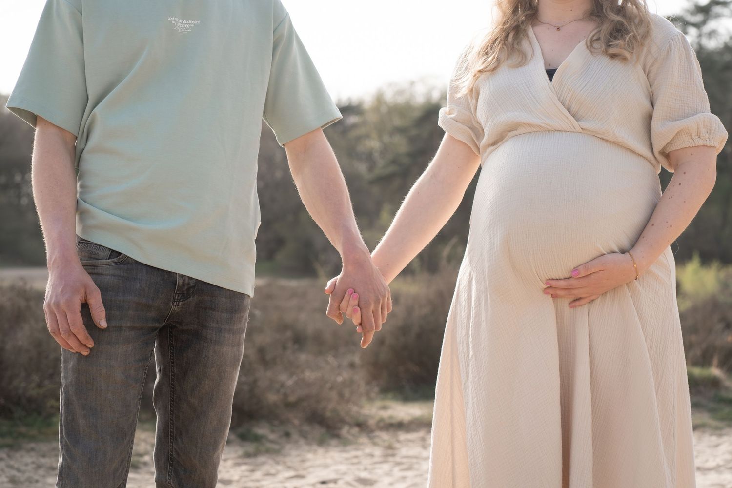 natural pregnancy photography candid