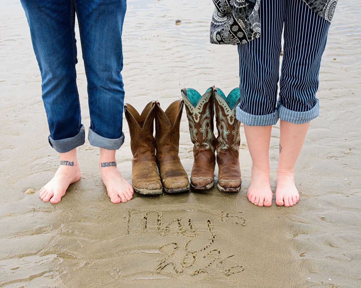Engagement photography 757, Hampton Roads couples, romantic photo sessions, outdoor engagement shoots, Beach engagement photos.