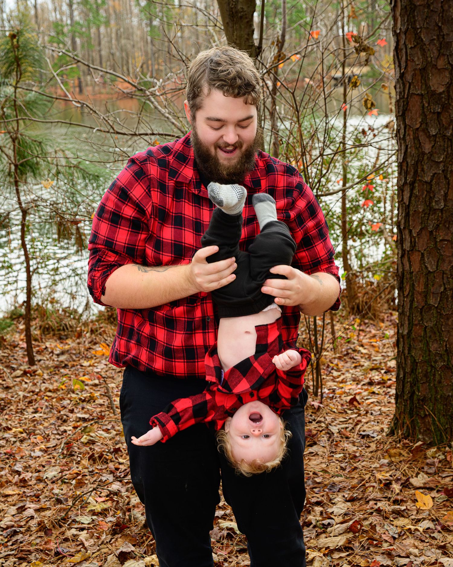 Family portraits 757, Williamsburg family photography, outdoor family photos Virginia, Hampton Roads family photographer, creative sessions.