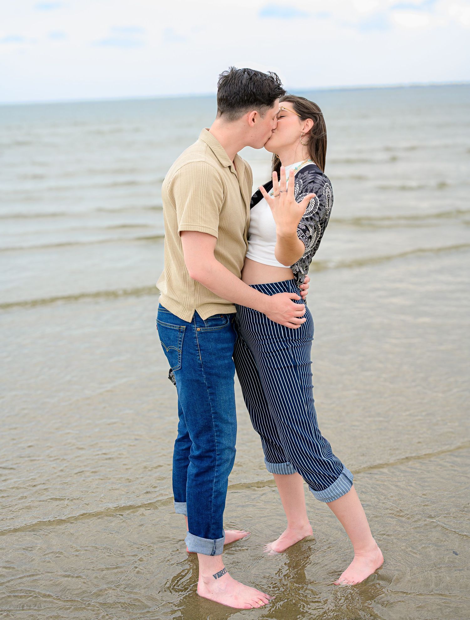 Engagement photography 757, Hampton Roads couples, romantic photo sessions, outdoor engagement shoots, Beach engagement photos.