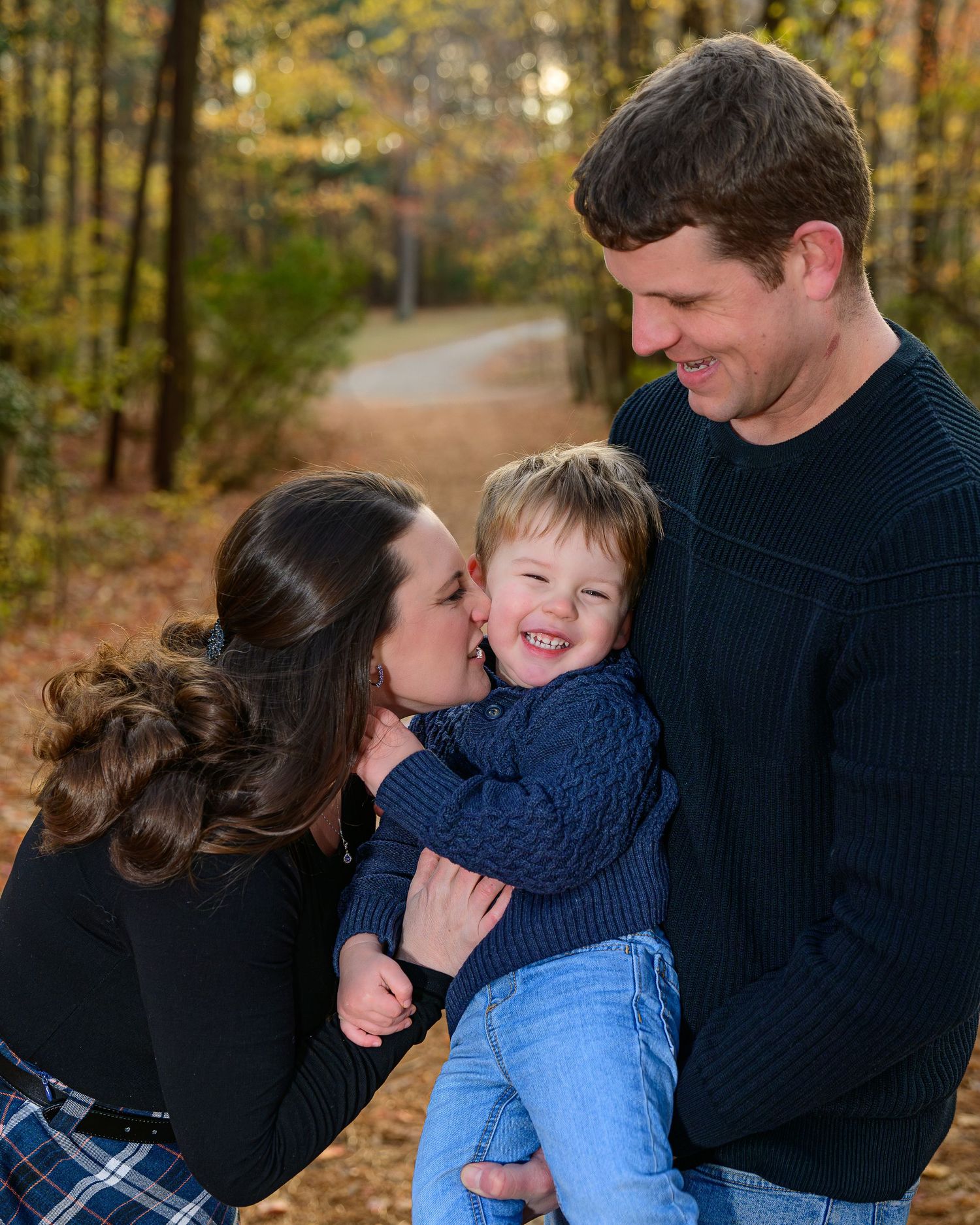 Family portraits 757, Williamsburg family photography, outdoor family photos Virginia, Hampton Roads family photographer, creative sessions.